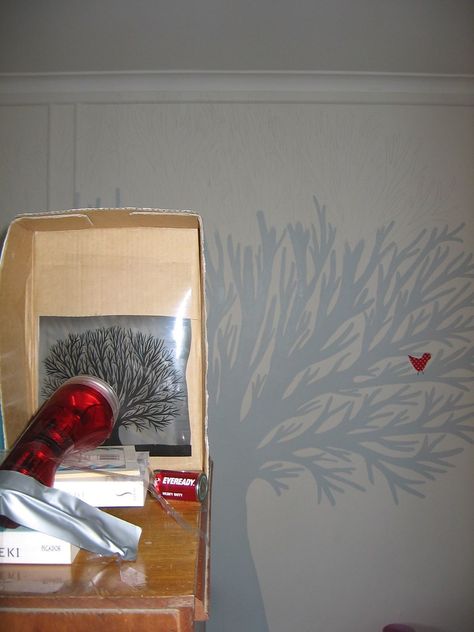 Toutes les tailles | The "Projector" I | Flickr : partage de photos ! Wall Murals Painted Diy, Diy Projector, Overhead Projector, Idea Photo, Wall Murals Painted, New Wall, Diy Wall Art, Diy Wall, Artsy Fartsy