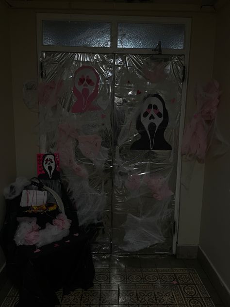 College dorm scream inspired door theme Halloween Door Decoration, Scream Halloween, Halloween Door Decorations, Halloween Door, Door Decoration, College Dorm, Scream, Door Decorations, Halloween