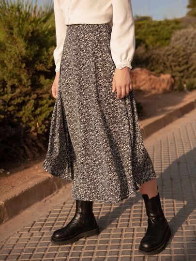 Pattered Skirt Outfit, Womens Midi Skirts, Fall 2022 Skirts, Flowery Skirt Outfit, Boho Professional Style, Autumn Boho Outfits, Boho Office Outfit, Mid Length Skirt Outfit, Long Skirt Outfits For Fall