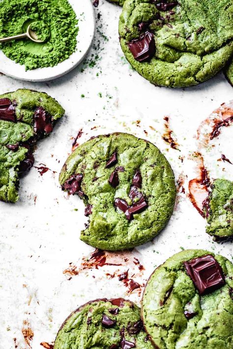 Chewy gooey matcha chocolate chip cookies made with almond flour and pantry-friendly ingredients. These healthy matcha cookies are vegan, gluten-free, and paleo-friendly. Mix them up in one bowl and have them in and out of the oven in under an hour. Matcha Chocolate Chip Cookies, Matcha Almond, Cookies With Chocolate Chips, Bojon Gourmet, Baked Recipes, Cookies With Chocolate, Matcha Cookies, Matcha Chocolate, Matcha Recipe