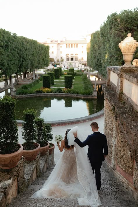 Vizcaya Miami Wedding, Old Money Italian Wedding, Different Wedding Vibes, Rome Italy Wedding, Wedding At Museum, Vizcaya Museum And Gardens Wedding, Vizcaya Engagement Pictures, Museum Wedding Aesthetic, Italian Summer Wedding Aesthetic