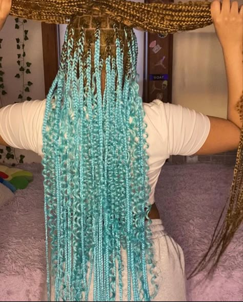 Light Blue Braids For Black Women, Teal And Blonde Braids, Brown And Blue Braids, Blonde And Blue Braids, Group Hairstyles, Light Blue Braids, Teal Braids, Island Twist Hairstyle, Colorful Braids