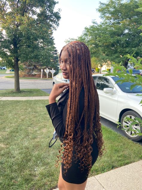 All Brown Knotless Braids With Curls, Medium Curly Ends Knotless Braids, Box Braids With Perm Rod Ends, Color 30 Braids For Black Women, Medium Knotless Braids Curls At The End, Knotlessbraids With Curly Ends, Black Braids Curly Ends, Braids Ends Curly, Medium Size Braids With Curly Ends