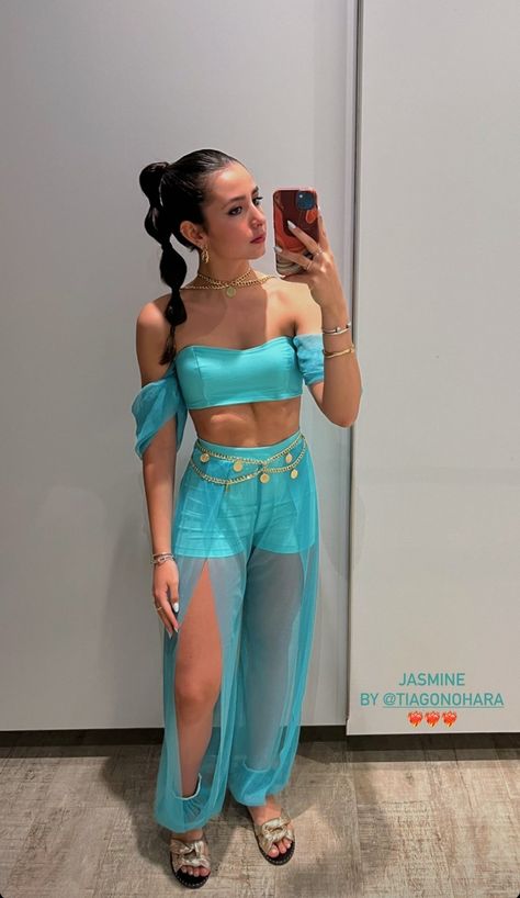 @sstyle.me Jasmine Costume Diy, Halloween Costumes Solo, Hot Halloween Costume Ideas, Dancing At A Party, Halloween With Friends, 3 Halloween Costumes, Teenage Girl Halloween Costumes, Halloween Costumes Aesthetic, Disney Fancy Dress