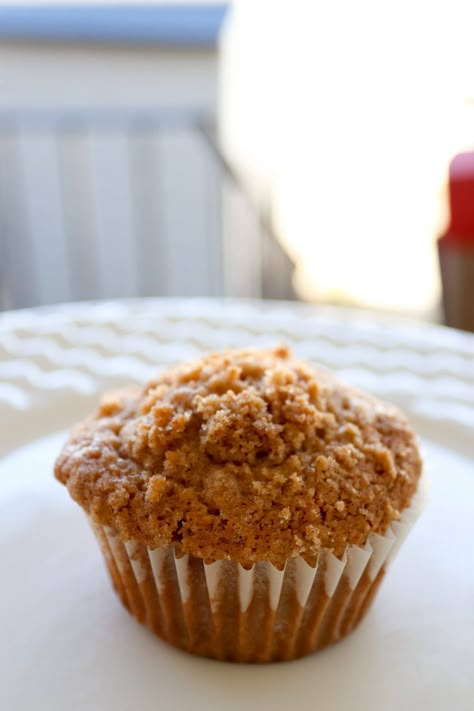 Here is a simple and amazing apple cinnamon muffins recipe that you will make again and again! Perfect for breakfast or a treat anytime. #easybaking #easymuffins #breakfastmuffins Pumpkin Zucchini Muffins, Banana Streusel Muffins, Apple Cinnamon Muffins Recipe, Pumpkin Streusel Muffins, Small Batch Baking, Coffee Cake Muffins, Apple Cinnamon Muffins, Banana Nut Muffins, Starbucks Secret