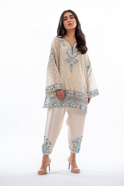 Ezra (A) Short Kurti Designs, Sania Maskatiya, Pakistani Kurta, Co Ords Outfits, Kurta Style, Simple Kurta Designs, Aari Embroidery, Designer Dresses Casual, Party Wear Indian Dresses