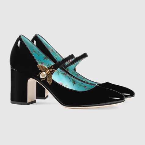 Shop the Patent leather mid-heel pump with bee by Gucci. The bee motif is fashioned from gold-toned metal around a pearl effect stone, set along the side of a patent leather pump. The bee-a symbol first seen in Gucci ready-to-wear in the 1970s-has quickly become one of House's most distinctive codes. Gucci Pumps, Dr Shoes, Gucci Heels, Mode Zara, Mid Heels Pumps, Designer Pumps, Aesthetic Shoes, Pumps Shoes, Patent Leather Pumps