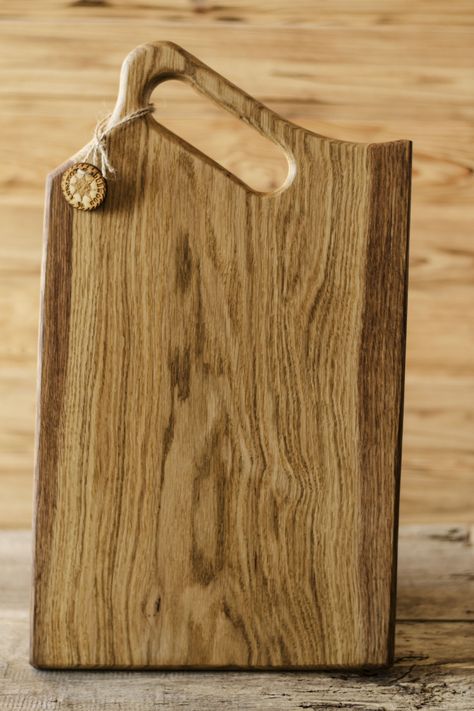 Wooden Chopping Board Ideas, Chopping Board Ideas, Charcuterie Board Diy, Board Background, Wood Chopping Board, Wooden Serving Boards, Woodworking Cabinets, Woodworking Storage, Wood Serving Board