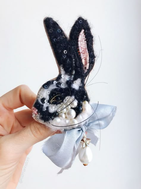 Rabbit Jewelry, Felt Beads, Japanese Beads, Handmade Pins, Swarovski Beads, Vintage Beads, Animal Brooch, Bead Stitching, Beaded Animals