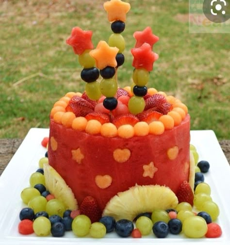 Fruit Tart Recipe Easy, Cake Watermelon, Fruit Birthday Cake, Fruit Tart Recipe, Fruit Basket Gift, Fruity Cake, Cake Fruit, Fruit Birthday, Watermelon Cake