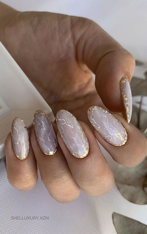 Gold Outline Nails, Barbie Outfits Ideas, Outline Nails, Marble With Gold, Japanese Nail Design, Foil Nail Art, Marble Nail Designs, Nail Color Trends, Barbie Outfits