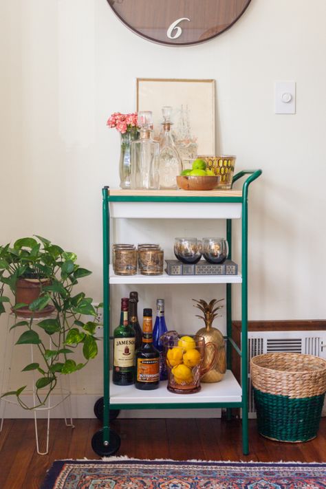 DIY Bar Cart with Wood Top Ideas De Mini Bar, Ikea Bar Cart, Ikea Sideboard, Ikea Bar, Diy Bar Cart, Hack Ikea, Gold Bar Cart, Bar Cart Styling, Diy Ikea