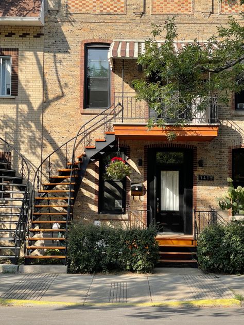 Montreal Architecture Old, Montreal Apartment Aesthetic, Montreal Townhouse, Montreal Watercolor, Montreal Aesthetic, Apartment Outside, Mile End Montreal, Montreal Apartment, Canadian Architecture