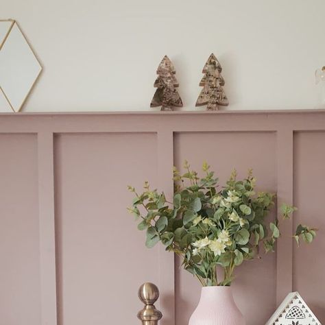 A L I 🤍 on Instagram: "F A V O U R I T E  S P A C E  Today, I'm posting as part of @farrowandball #12DaysofFaB challenge. I've got the kids rooms all clean and tidy ready for when they come on Christmas Day and F and B's Sulking Room Pink in my daughter's bedroom is one of my absolute favourite colours.The panelling has really transformed this room. It's one of my favourite spaces.  P.S. I thought Farrow and Ball's grid was looking a bit blue and green and needed a bit of pink! 😁🌸🌿🌸😁 Pick me please 🙏   #farrowandball #FabPhotoShare #sulkingroompink #farrowandballsulkingroompink #panelledbedroom #girlsbedroom #teenagebedroom #panelling #pinkbedroom #festivebedroom" Sulking Pink Farrow And Ball, Pink Hallway Panelling, Pink Panelled Bedroom, Pink And White Panelling, Pink Room Panelling, Sulking Room Pink Panelling, Girls Bedroom Ideas Panelling, Pink Dressing Room Ideas, Pink Wood Accent Wall