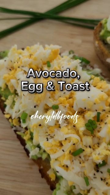 Breakfast Ideas With Avocado, Avocado Toast With Egg Recipe, Avocado Breakfast Ideas, Avacodo Recipe Idea Healthy, Avacodo Toast Recipes Breakfast Eggs, Egg White Avocado Toast, Avacodo Toast Recipes Breakfast, Avocado Egg Breakfast, Avo And Egg Toast