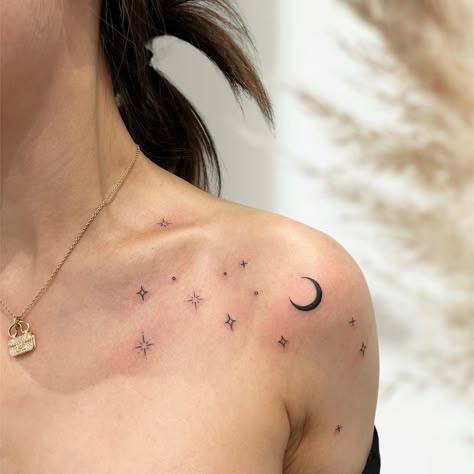 Look for the stars ✨ 💌 Booking open @skinarchitecture.tattoos Stars Spine Tattoos For Women, Birth Stars Tattoo, Celestial Collar Bone Tattoo, Stars Tatoos Ideas, Caller Bones Tattoo, Night Themed Tattoo, Stars Tattoo On Shoulder, Star Night Tattoo, Collar Bone Star Tattoo