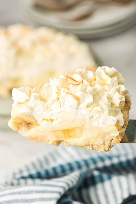 Home Made Banana Cream Pie, Old Fashioned Banana Cream Pie, Banana Pie Recipe, Easy Cream Pie, Banana Desserts, Puff Dessert, Banana Cream Pie Recipe, Banana Pie, Pie Easy