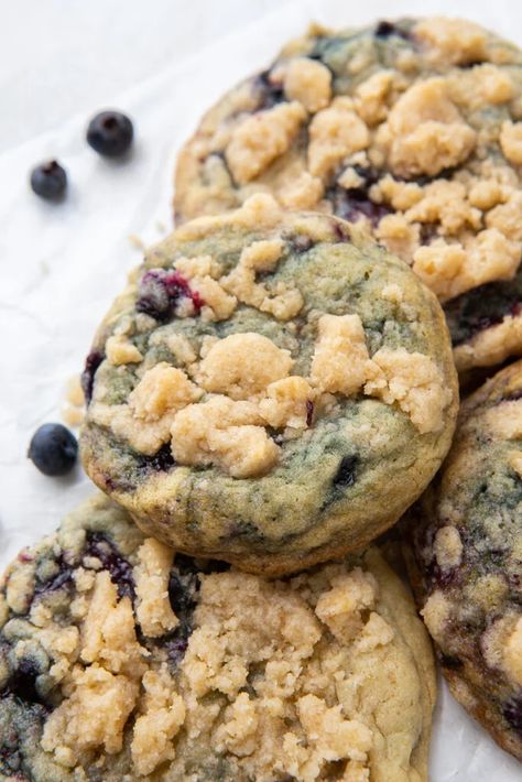 Blueberry Jam Cookies, Fresh Blueberry Cookies, Blueberry Muffin Cookies, Blueberry Cookies Recipes, Muffin Cookies, Bakery Style Blueberry Muffins, Roll Cheesecake, Crumble Cookie Recipe, Lifestyle Of A Foodie