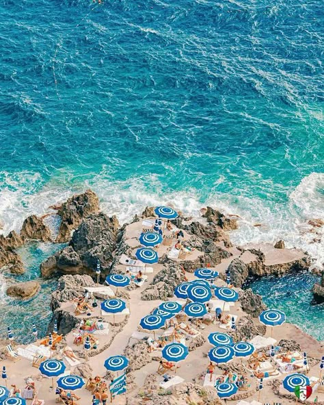 Fontelina Capri - Beach Club with Restaurant - Capri, Italy #italy #capri #travel Italy Beaches, Sorrento Italy, Capri Italy, Italian Summer, Sorrento, Lovely Things, Positano, Travel Inspo, Tropical Paradise