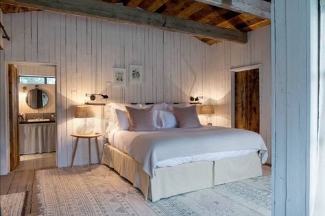 Meghan and Harry hire Vicky Charles to decorate Frogmore Cottage | House & Garden Soho House Hotel, Simple Farmhouse Bedroom, Diy Farmhouse Bedroom, Soho Farmhouse, Bedroom Panel, Farmhouse Bedroom Decor, Farmhouse Interior, Soho House, Bedroom Hotel