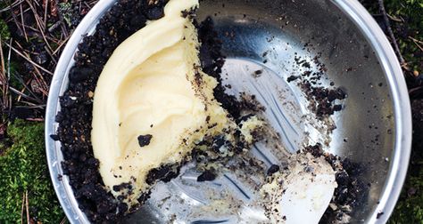 No-bake Oreo Cheesecake. Upgrade traditional no-bake cheesecake with a cascade of Oreos. Backpacking Food Ideas, Cheesecake Photos, Trail Food, No Bake Oreo Cheesecake, Cheesecake Mix, Key Ideas, Hiking Food, Bake Cheesecake, Cake Packaging