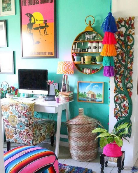 Manor Bedroom, Bohemian Bedroom Inspiration, Eclectic Interior Style, Bungalow Interiors, Boho Style Interior, Boho Bungalow, Bedroom Lounge, Bungalow Design, Small Living Room Decor