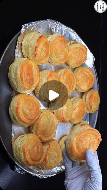 Pasty Recipe Chicken, Homemade Chicken And Pastry, Puff Pastry Beef Patties, Iftar Recipes Pakistani, Easy Eid Recipes, Chicken Curry Puffs Pastries, Iftar Snacks, Pakistani Recipes, Iftar Recipes