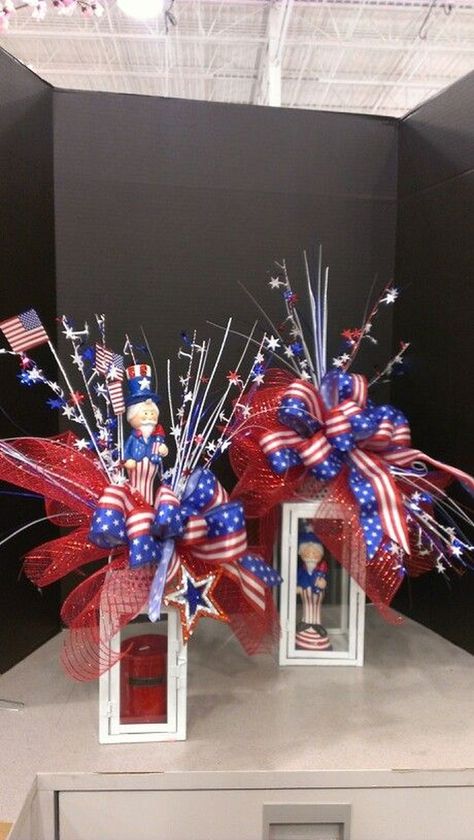 Simple And Pratiotic 4th Of July Decoration Ideas 18 Wedding Centerpieces Diy Red, Red White And Blue Decorations, Decor Celebration, Blue Decorations, July Decoration, Patriotic Centerpieces, 13 Colonies, Fourth Of July Decorations, 4th July Crafts