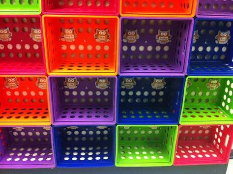 Make extra cubby holes by zip-tying plastic crates together. Classroom Cubbies, Social Room, Teaching Organization, Clever Classroom, Plastic Crates, Class Organization, Classroom Organisation, Organization And Management, Milk Crates