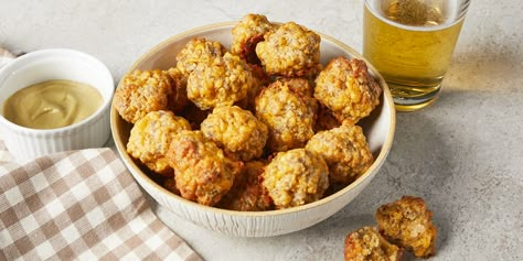 Sausage Balls Sausage Ball, Sausage Balls Recipe, Cheddar Bay Biscuits, 5 Ingredient Dinners, Sausage Bake, Bisquick Recipes, 3 Ingredient Recipes, Sausage Balls, Biscuit Mix