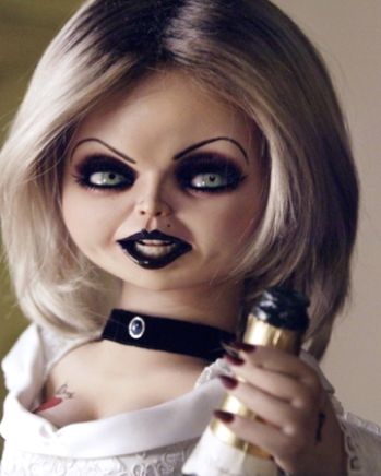 Tiffany Valentine Ray | Horror Film Wiki | Fandom #halloween #halloweencostume #halloweendecor Bride Of Chucky Makeup, Chucky Makeup, Tiffany Chucky Bride, Tiffany Bride Of Chucky, Chucky Tiffany, Tiffany Bride, Tiffany Valentine, Chucky Costume, Chucky Doll