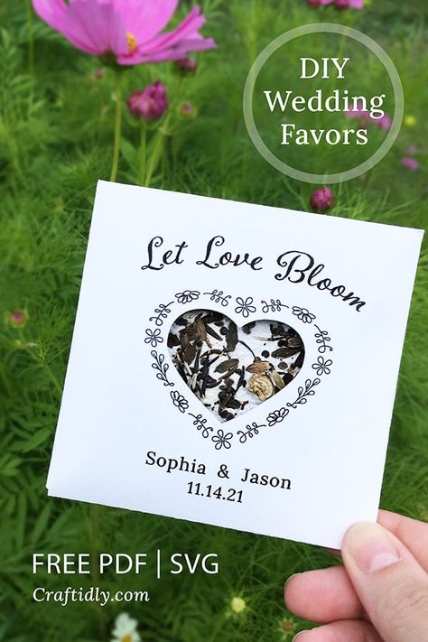 Seed Packets For Wedding Favors, Diy Seed Packet Favors, Seed Cards Plantable Diy, Plantable Paper Diy, Seed Paper Wedding Favors, Flower Seeds Wedding Favor, Wedding Seed Packet Favors, Diy Seed Packets, Flower Seed Favors