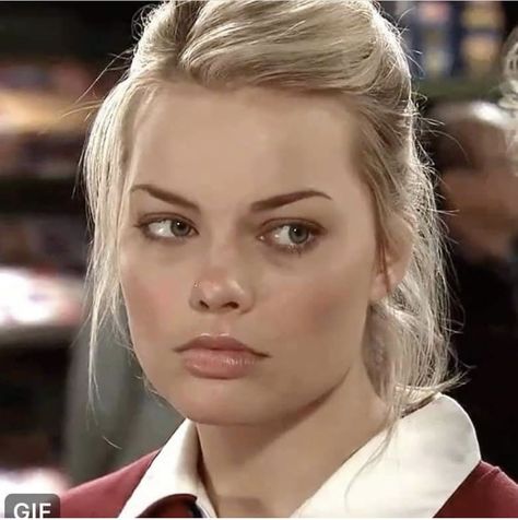 Young Margot Robbie, Margot Robbie Hair, Hard Days, Angel Face, Hollywood Celebrities, Margot Robbie, Famous Faces, Classic Beauty, Other Woman