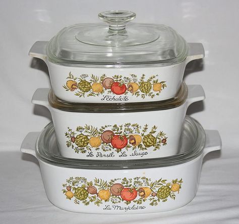 10 Rarest CorningWare Patterns: Value and Price Guide Skillet Casserole, Corningware Vintage, Vintage Pyrex Patterns, Vintage Dishes Antiques, Pyrex Vintage Rare, Antiques Value, Vintage Pyrex Dishes, Vintage Corningware, Pyrex Patterns