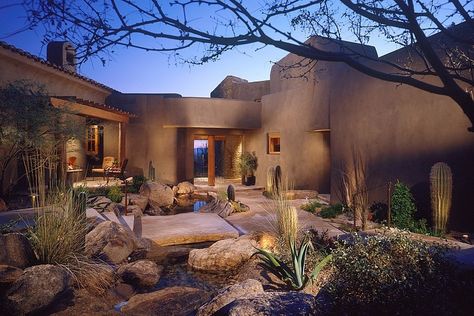 Desert Residence by The Phil Nichols Company - My desert dream house Modern Santa Fe Style Homes Exterior, Santa Fe Style Homes Exterior, Santa Fe Architecture, Modern Santa Fe Style, Adobe Style Homes, Desert Landscape Design, Santa Fe Style Homes, Adobe Architecture, Santa Fe Home