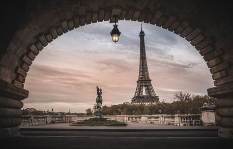 Eiffel Tower City Landscape Reference, Paris Shoot, Wedding In Paris, Landscape Reference, Popular Photography, Travel Paris, City Landscape, Beautiful Lighting, City Architecture