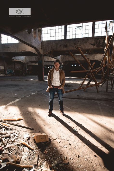 Industrial Portrait, Old Building Photography, Industrial Photoshoot, Portrait Graffiti, Senior Photoshoot Poses, Abandoned Town, Jeans Girl, Male Senior Pictures, Male Models Poses