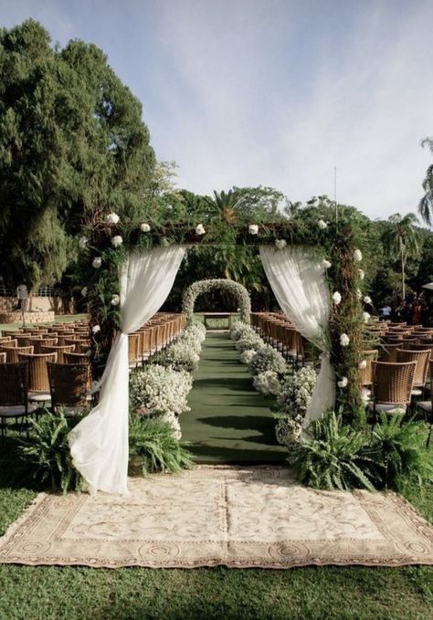 Dream Garden Wedding, Tranquil Garden, Wedding Setup, Rustic Garden Wedding, Forest Theme Wedding, Dream Wedding Decorations, Wedding Backdrop Design, Wedding Altars, Dream Wedding Venues