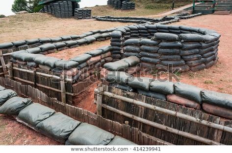 Paintball Bunker Ideas, Sandbag Bunker, Paintball Ideas, Military Bunkers, Paintball Field, Tactical Wall, Army Medic, Land Use, Military Diorama