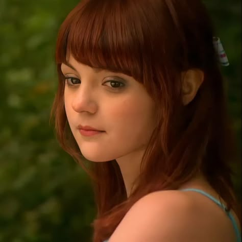 Emily Skins, Emily Fitch, Kathryn Prescott, Shin Nana, Cassie Skins, Skin Aesthetics, Skins Uk, Girl Movies, Iconic Movies