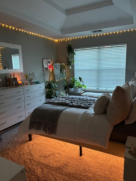 One Bedroom Two Beds, Cozy Clean Room Aesthetic, Beds With No Bed Frame, Grey Room Asthetics, Hobo Room Ideas, Comfy Room Ideas Bedrooms, Small Room Ideas Aesthetic Cozy, Full Room Ideas Bedroom, Full Size Bed In Small Room Ideas