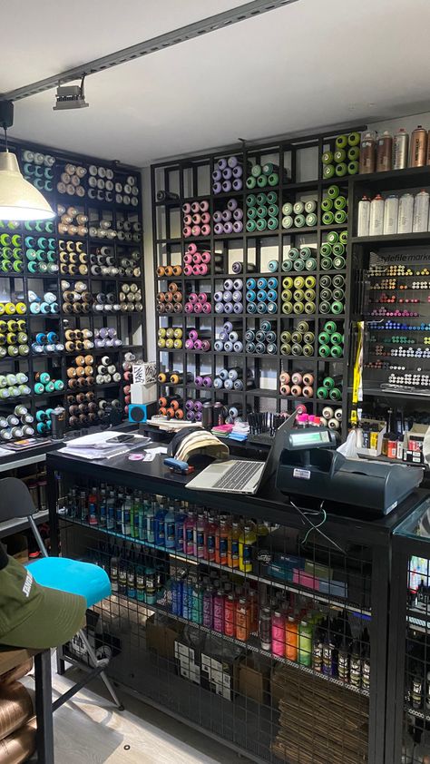 Graffiti Store Interior, Graffiti Art Studio, Impulsive Ideas, Graffiti Supplies, Graffiti Tags, Art Studio Room, Graffiti Words, Graffiti Doodles, Graffiti Writing