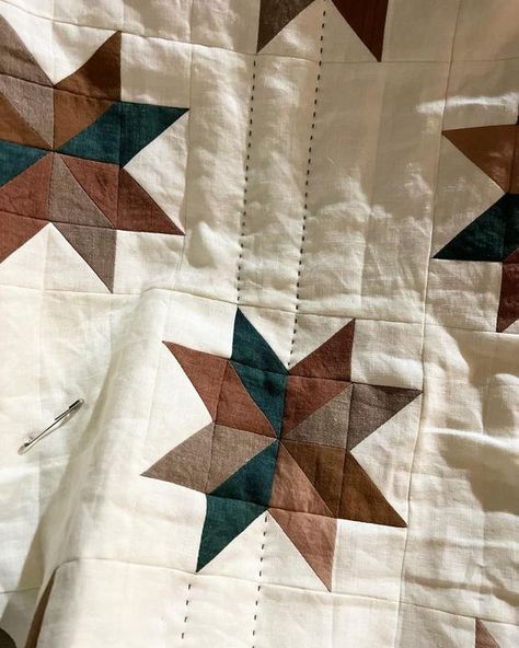 It's a good product It's a good product It's a good product It's a good product It's a good product Crafts For All Ages, Quilt Instructions, Neutral Quilt, Puff Quilt, Quilting Designs Patterns, Quilt Square Patterns, Handmade Paper Crafts, Linen Quilt, Traditional Quilts