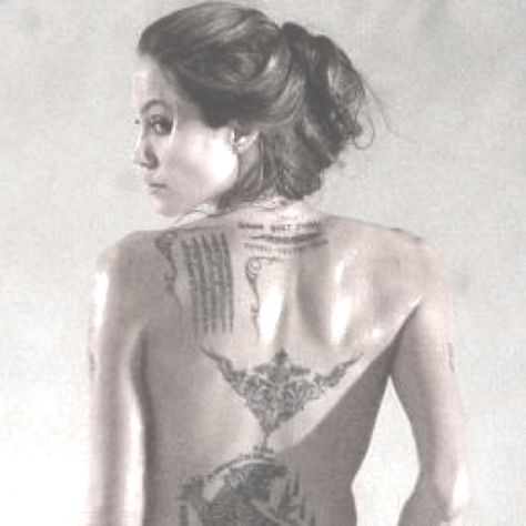 Wanted Fox Tattoos Angelina Jolie Diet, Angelina Jolie Back Tattoo, Angelina Jolie 2016, Celebrity Tattoos Women, Angelina Jolie Tattoo, Tv Tattoo, Cream Tattoo, Angelina Jolie Photos, Tattoo Girl