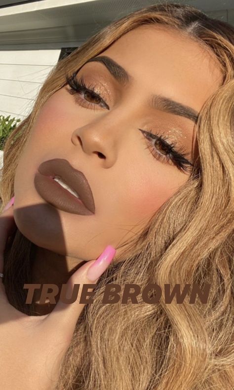 Kylie Jenner Makeup Look, Maquillage Kylie Jenner, Style Kylie Jenner, Kylie Jenner Hair, Kylie Makeup, Jenner Makeup, Kylie Jenner Look, Kylie Jenner Makeup, Birthday Makeup