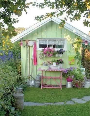 Painted Shed, Shabby Chic Garden, Shed Colours, Smart Garden, Potting Sheds, Have Inspiration, Shed Design, Potting Shed, Plants And Flowers