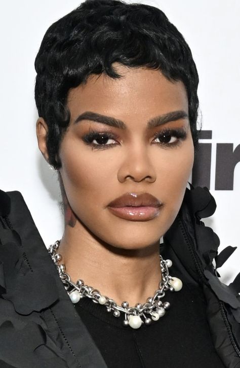 Teyana Taylor Pixie, Teyana Taylor Pixie Haircut, Teyana Taylor Short Hair, Rihanna Pixie Cut, Natural Hair Haircuts, Finger Waves Short Hair, Short Hair Images, Frontal Wig Hairstyles, Natural Hair Cuts