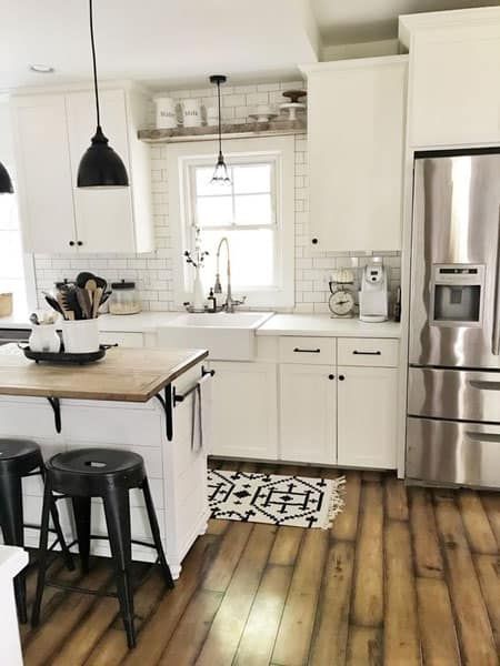 Great Ideas That Make Your Small Farmhouse Kitchen Modern and Beautiful - LightLady Studio Dapur Rustic, Model Dapur, Farmhouse Kitchen Remodel, Kabinet Dapur, Fall Home Tour, Inspiration Kitchen, Remodel Inspiration, Farmhouse Kitchen Design, Cabinets Kitchen