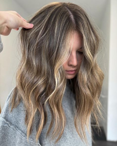 Sun kissed hair to manifest summer ☀️☀️☀️ Lifted w/ @oligopro Styled w-@kmshairca revival cream, @kerasilkofficial hairspray & @moroccanoil dry shampoo #salmonarm #shuswaphair #bchairstylist #Shuswap #okanagan #ihvory #kennyhair #customblonde #oligopro #kmsapprovedca #behindthechair #californiablonde #btconeshot2024_warmbalayage #btfirstfeature #goldwellapprovedca #foilmefoils Sun Kissed Blonde Hair, Sun In Hair, Moroccanoil Dry Shampoo, Sun Kissed Highlights, Baby Highlights, Salmon Arm, Sun Kissed Hair, Burnt Hair, February 15