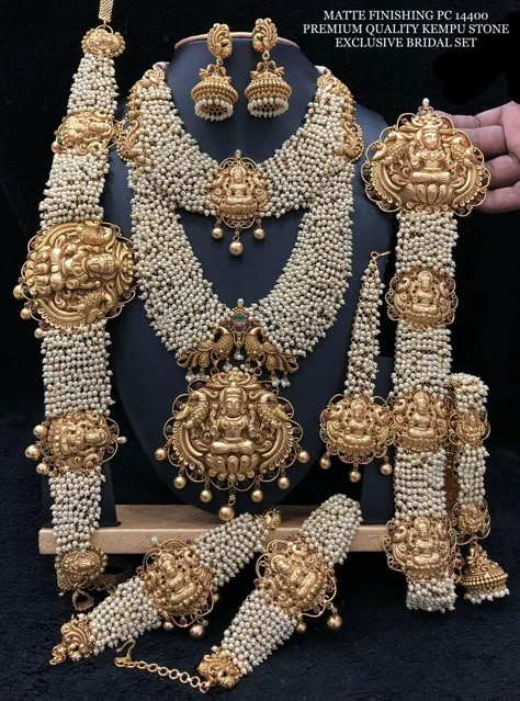 Dulhan Set Jewelry, Bharatanatyam Costumes, Bharatanatyam Jewellery, Full Bridal Jewellery Set, South Indian Bridal Jewellery, Bridal Jewellery Set, Bridal Jewelry Sets Brides, Bridal Jewellery Inspiration, Wedding Jewelry Sets Bridal Jewellery